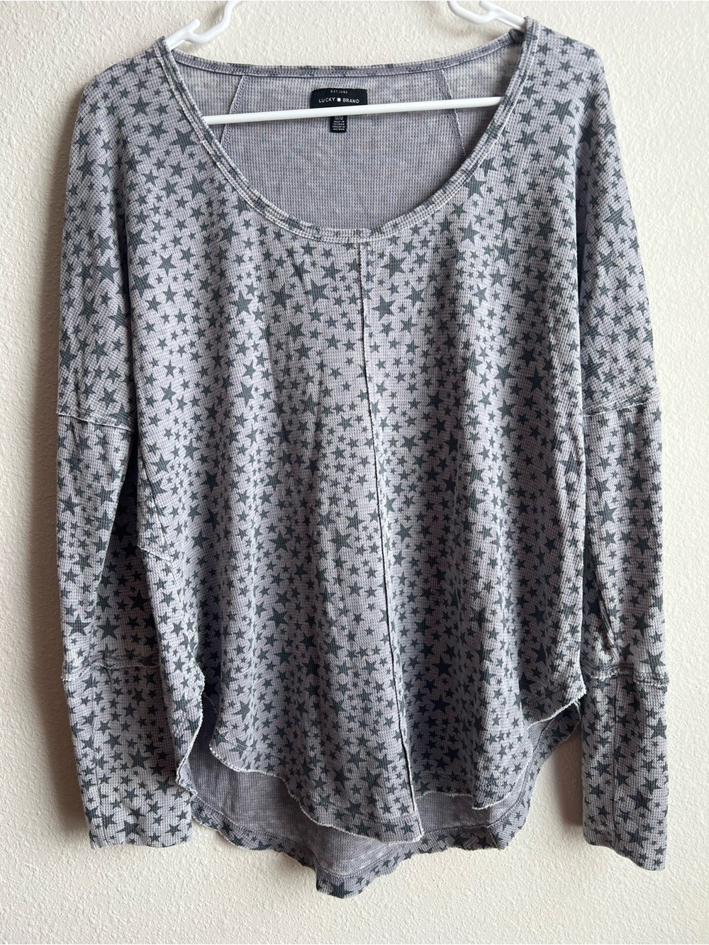 Lucky Brand Gray Star-Print Long Sleeve Waffle Knit Scoop Neck Top
